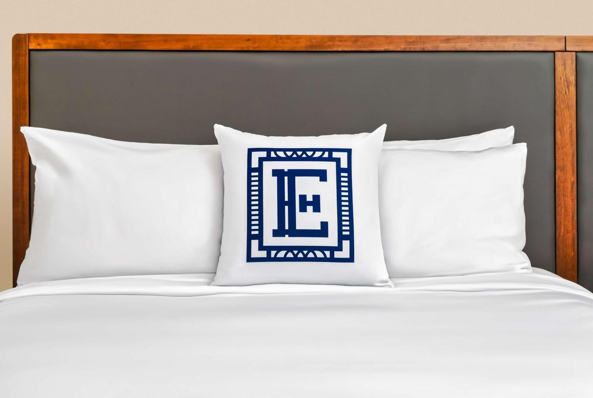 Hotel Elkhart, Tapestry Collection By Hilton Exterior photo